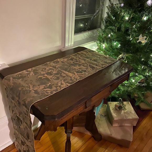 2 Table Runners 🎄 💕 Bundle 3 items for $20💕 - Picture 6 of 6